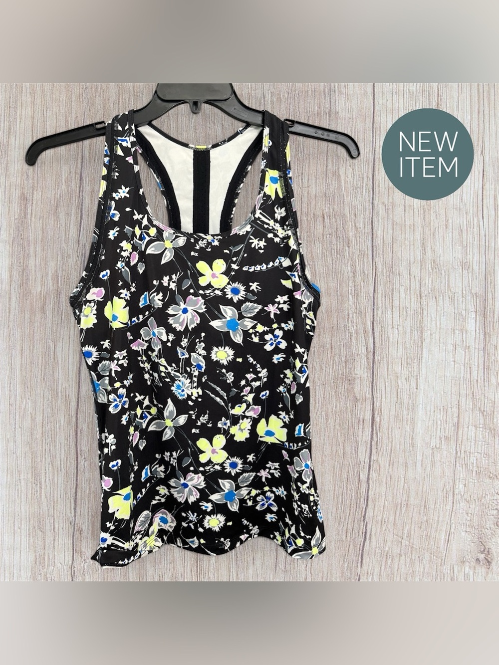GapFit 3 Piece Workout Set Floral Tank & Capri Leggings Black Women’s M